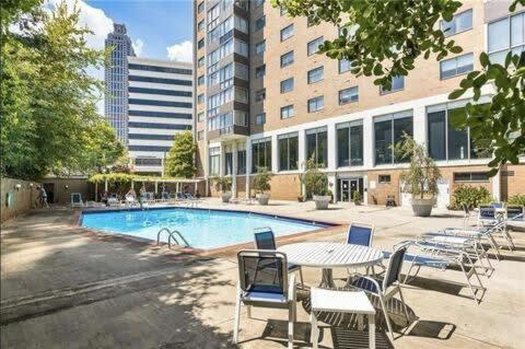 Downtown Atl Condo Onsite Parking King Bed & Bonus Room Lm1901 Atlanta Exterior photo